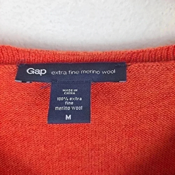Gap V-Neck 100% Extra fine Merino Wool Medium - Picture 3 of 7